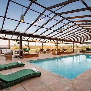 4* Otel Chris Park